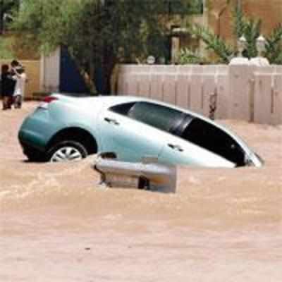 Cyclone Phet kills Indian man, 12 others in Oman