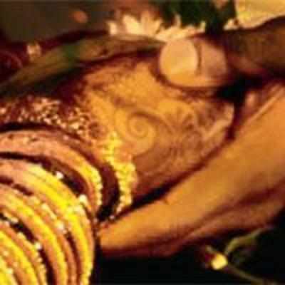 Young bride killed, cops suspect honour killing