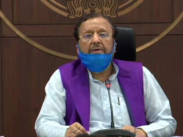 Finance minister Suresh Khanna hails Additional chief secretary Sanjiv Mittal for tackling slowdown in UP