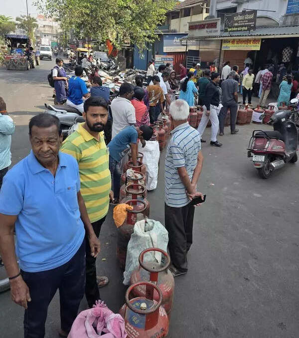 Kolhapur district supply officer urge residents to not fall for rumours amid long queues outside gas agencies; commercial establishments stare at bleak future