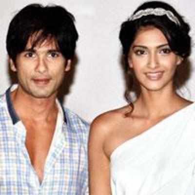 Shahid takes style tips from fashionista Sonam
