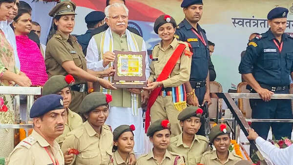 Haryana raises pride of ‘maa bharti’ by hoisting tricolour atop 60 lakh houses, says CM Manohar Lal Khattar