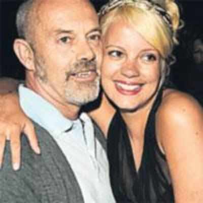 Dad comes to drunk Lily Allen's rescue