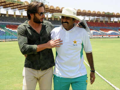 Shame on you! Miandad lashes out at Afridi for India love