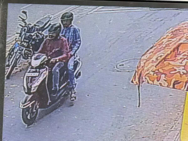 Staged crash leads to 35L robbery in Rander