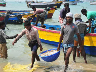 Police warn fishermen over call to boycott polls