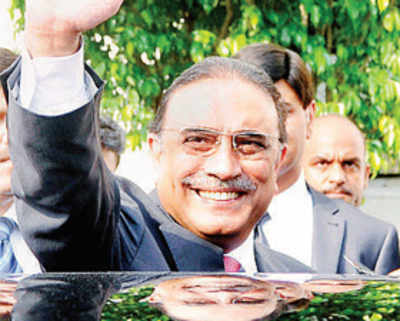 First elected Pakistan president to complete term, Zardari steps down