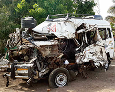 Driver sleeps at the wheel as 11 die in Palghar mishap