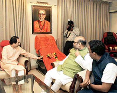 Uddhav Thackeray asks Amit Shah for dinner date