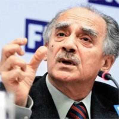 CBI to quiz Shourie on telecom policies