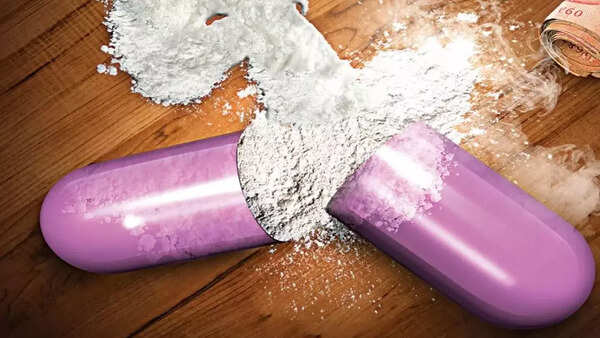 4 houses of 'peddlers' razed