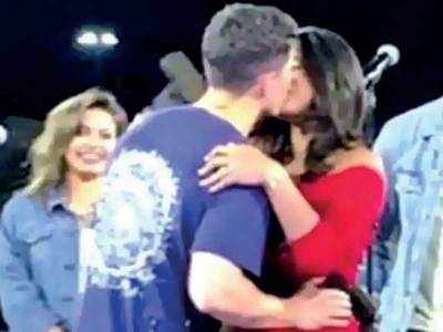 Priyanka Chopra, Nick Jonas seal it with a kiss