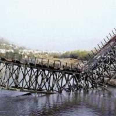 Six dead in Uttarakhand bridge crash