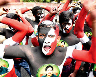 Happy women’s day in TN, WB; Cong routed