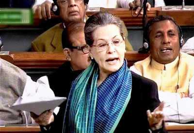 Sonia accuses Modi govt of polarising society