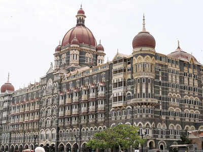 2 hold seminar at the banquet of the Taj Mahal Hotel, leave without paying