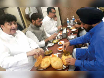 Congress vs BJP over feasting before fasting; chhole bhaturey video creates controversy