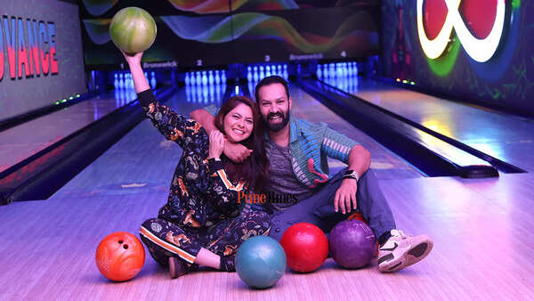 Rakshabandhan Special: Sonalee and brother Atul's bowling face-off