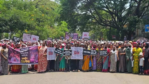 Kolhapur villagers hold protest to remove Jyotiba temple priests