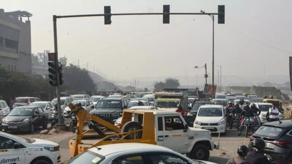 Shorter Delhi-Mumbai ride has an unintended casualty at Kalindi Kunj