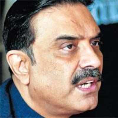 Zardari wants to be Pak's Sonia Gandhi