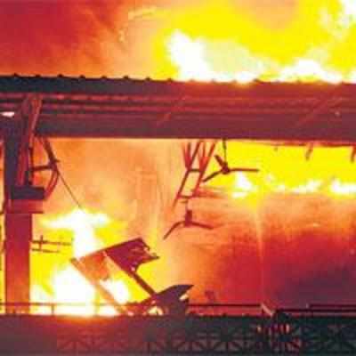 Blaze destroys entire floor at racecourse