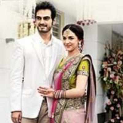 Esha to wed in a temple