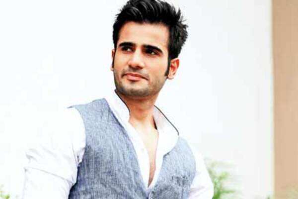 I love female adulation: Karan Tacker