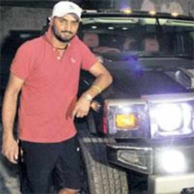 Bhajji fined by traffic cops