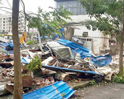 Gangster’s bar demolished in Mira Road
