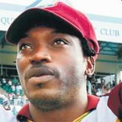 Gayle an ideal captain, says Sarwan