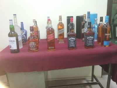 Sewri Police nab 2 men for smuggling duplicate foreign liquor
