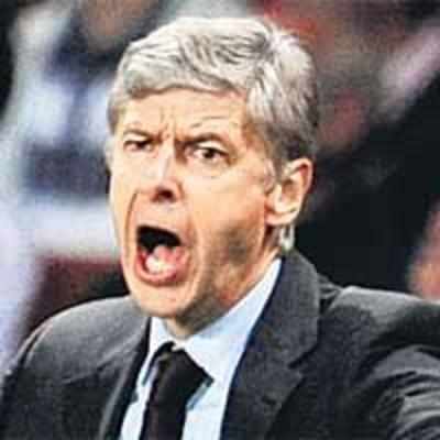 No anniversary celebrations for Wenger after loss to Hull