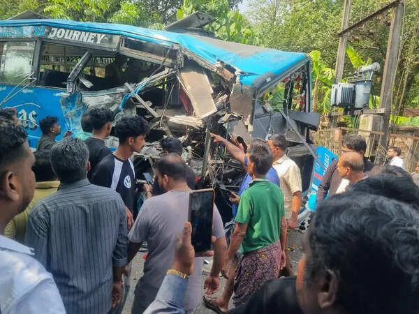 Truck-bus collision near Aluva leaves 39 injured