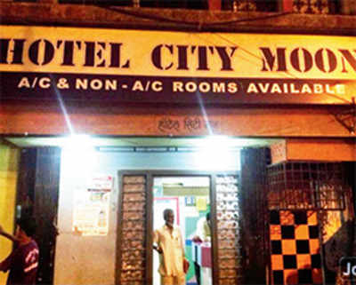 Man from Gujarat found dead in hotel room