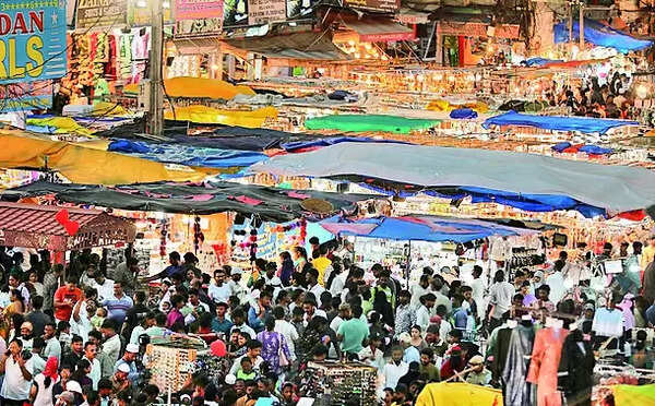 Hyderabad decks up for Eid, crescent moon sighted