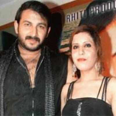Manoj Tiwari Settles Differences With Wife