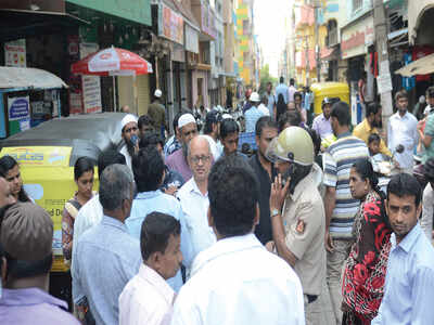 Protesters gather to oppose Hosalli Road widening