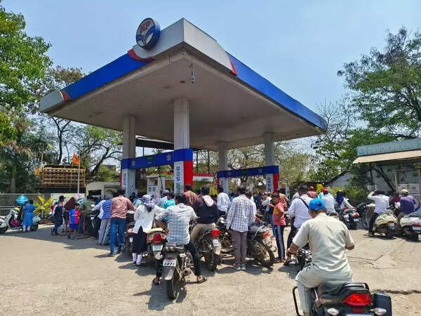 Rumours spark rush at Kolhapur petrol pumps