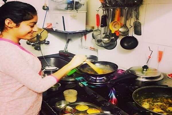Diya Aur Baati Hum’s Deepika Singh is not only a perfect bahu onscreen but off it too