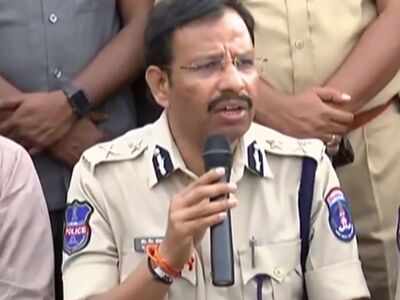 VC Sajjanar: Accused attacked cops with stones, snatched weapons; fired in self defence