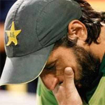 New low for Pak, this time in T20