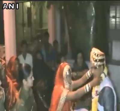 Uttar Pradesh couple gets married in police station