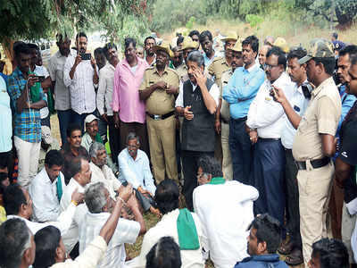 Farmers block BDA’s survey plan for PRR