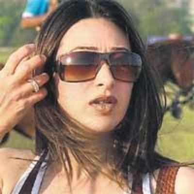 No damages for production house in Karisma's lost baggage case