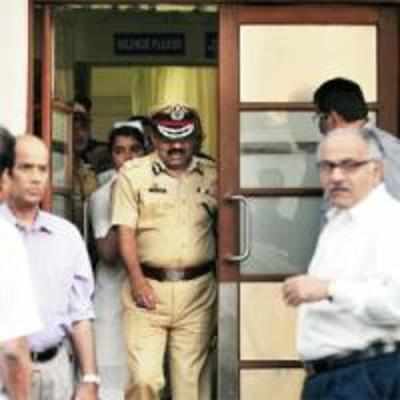 Former Mumbai police chief dies of heart attack