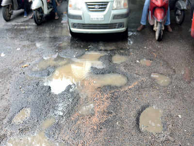 High Court warns of contempt proceedings against Mayor over pothole mess