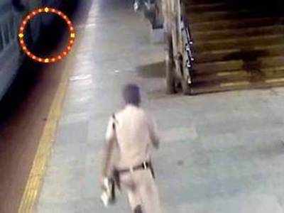 RPF constable saves commuter at Thane station