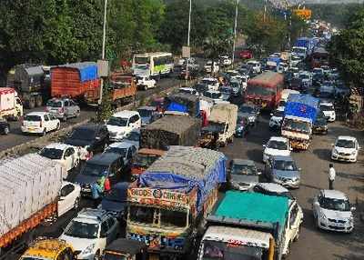 Thane, Airoli naka to be toll free for small vehicles: Eknath Shinde