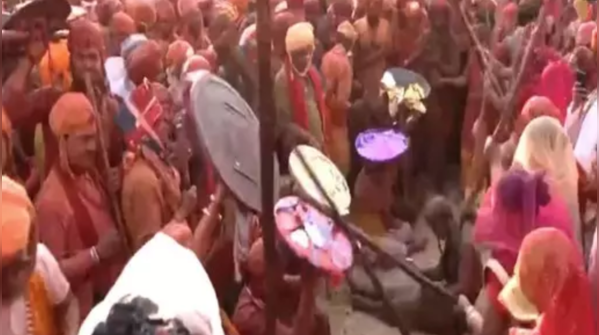 holi festival at varanasi